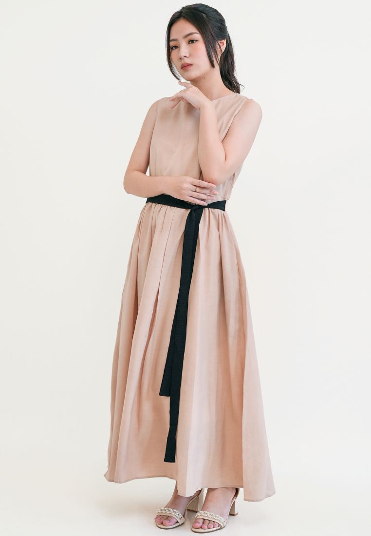 [MADE] Long Strap Dress Beige